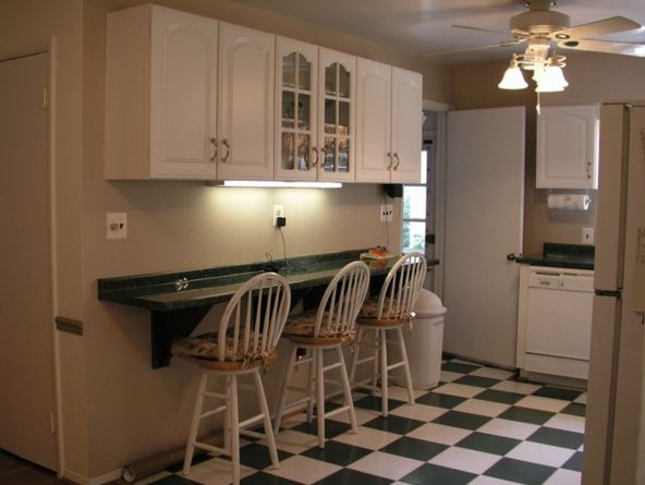 Breakfast Bar Ideas for Small Kitchens