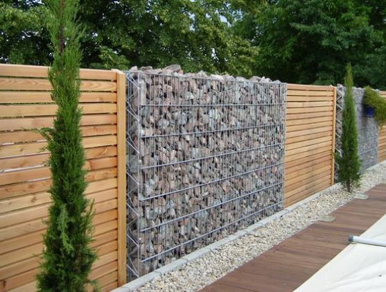 Inspirations of Backyard Fence Ideas