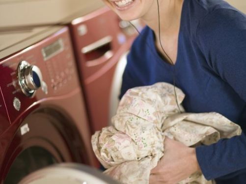 How to Get Static Out of Clothes without Dryer Sheets