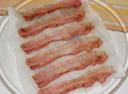 How to Make Bacon in the Microwave