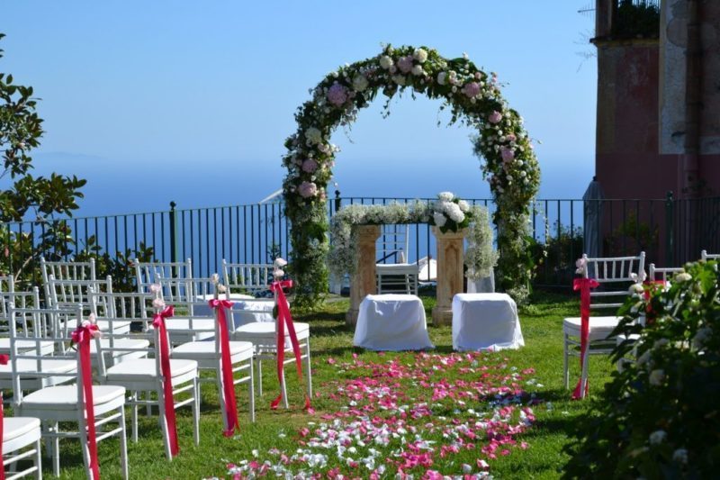 How to Decorate the Garden for a Wedding?