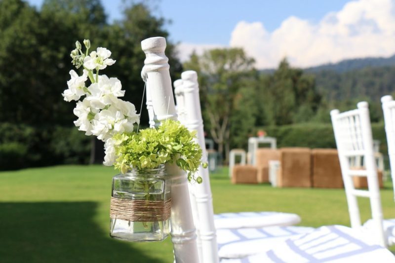 How to Decorate the Garden for a Wedding?